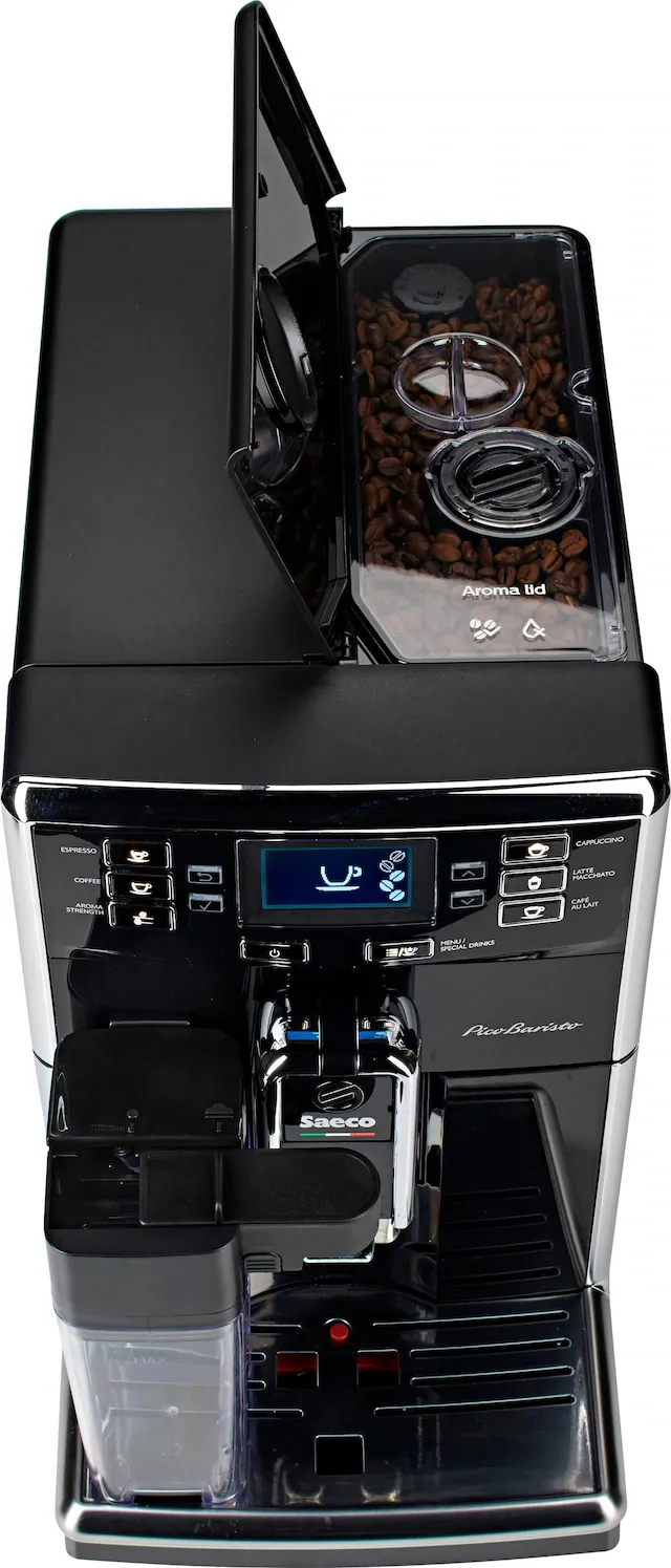 Kaffeevollautomat in einem Reinigungsprogramm mit Wassertropfen