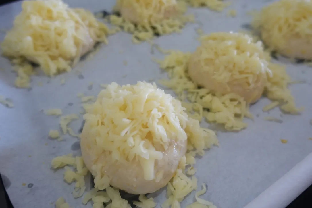 Käsebrötchen im Ofen gebacken