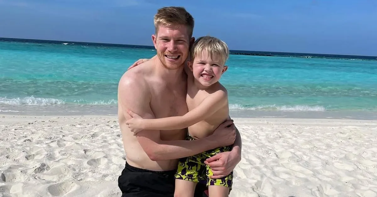 Kevin De Bruyne mit seinem älteren Sohn Mason Milian