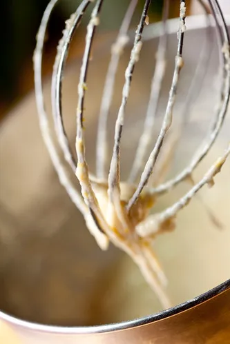 Klebriger Hefeteig nach Rühren