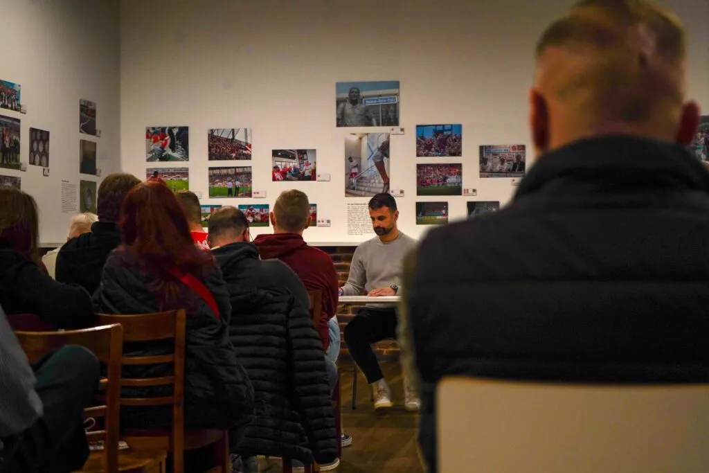 Konstruktiver Austausch beim Klub-Fan-Dialog