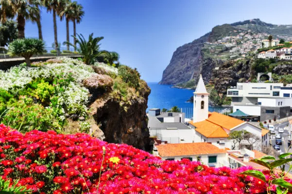 Küste von Camara de Lobos auf Madeira, der Blumeninsel