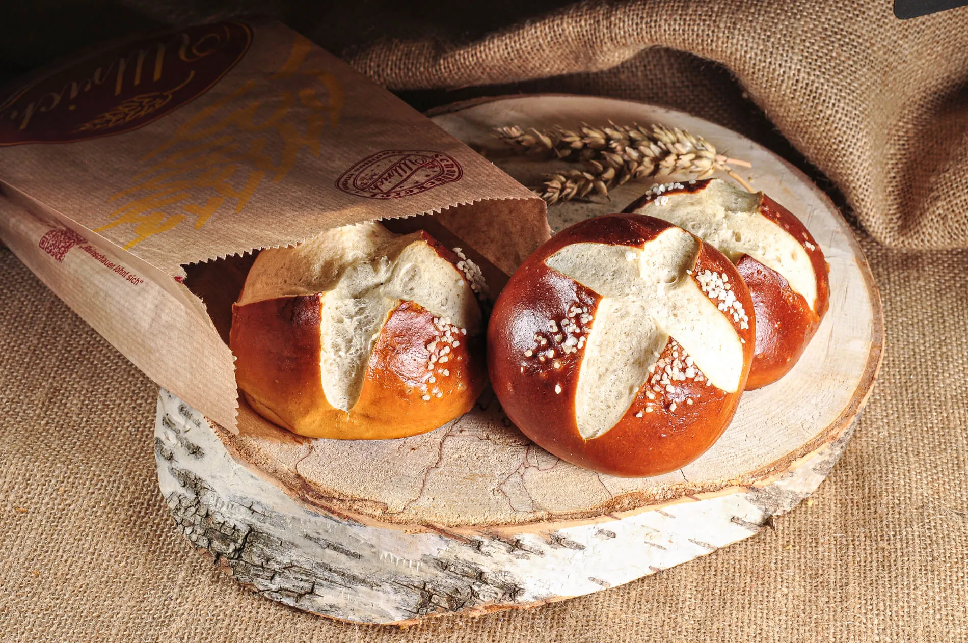 Laugenbrötchen frisch gebacken