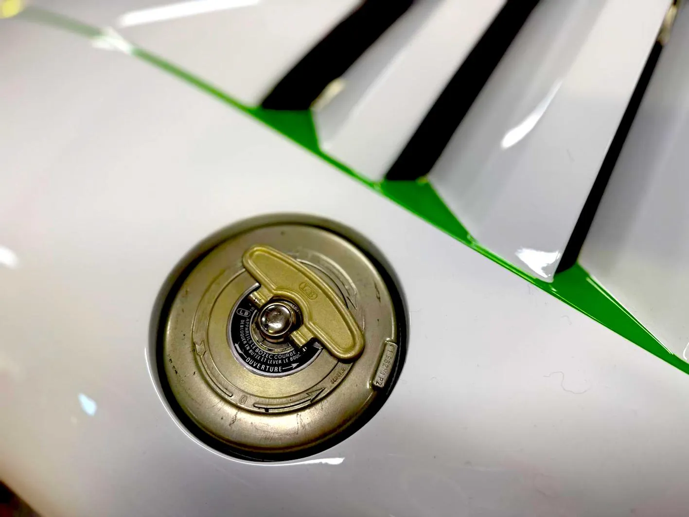 Le-Bozec-Tankdeckel wie beim Fouga Magister