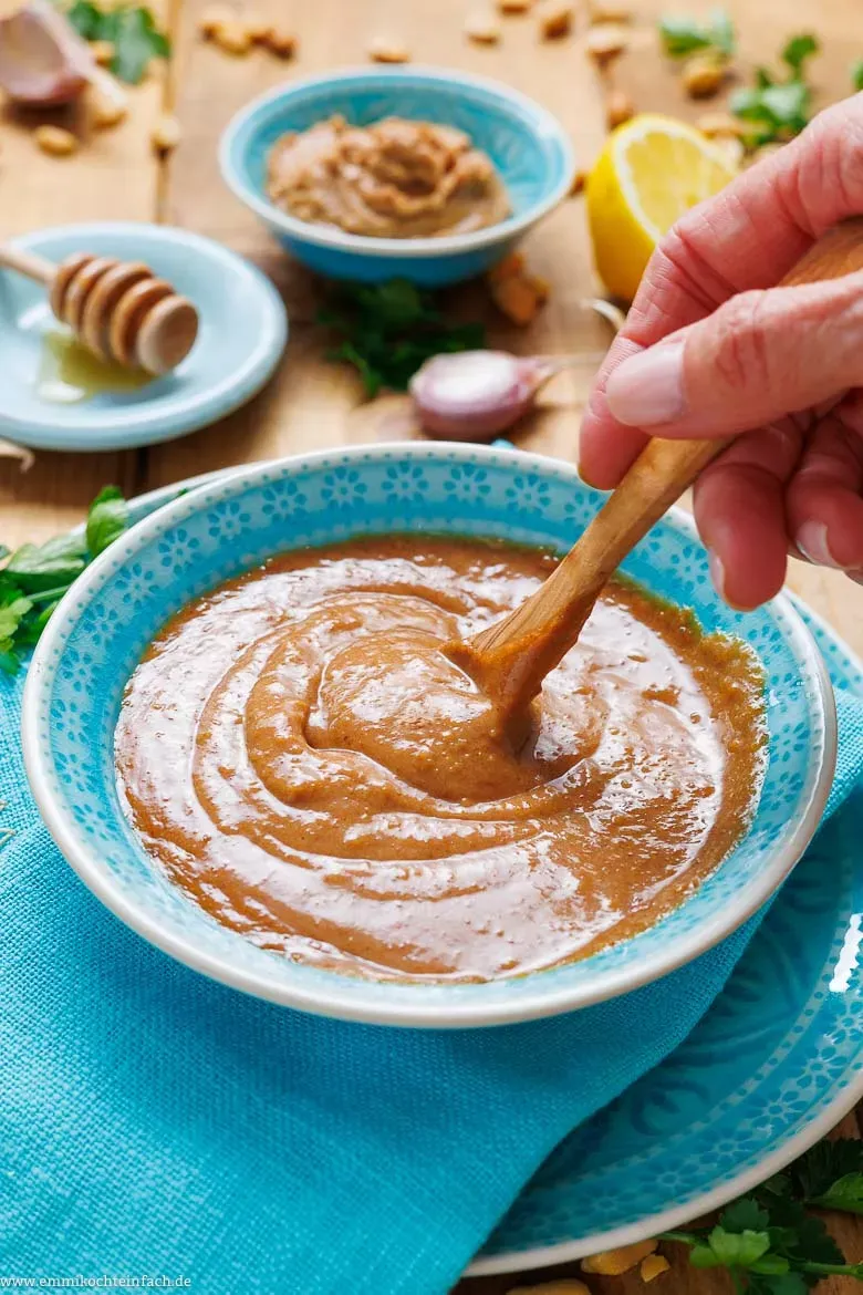 Leckere Erdnusssoße, in nur 5 Zutaten selbst gemacht