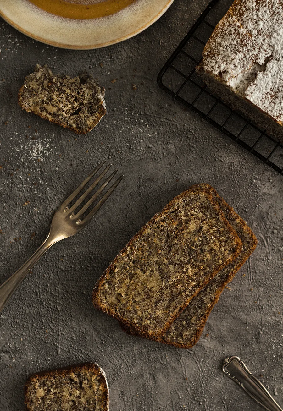 Leckerer Mohn-Marzipan-Kuchen mit Saurer Sahne – perfekt für jeden Anlass