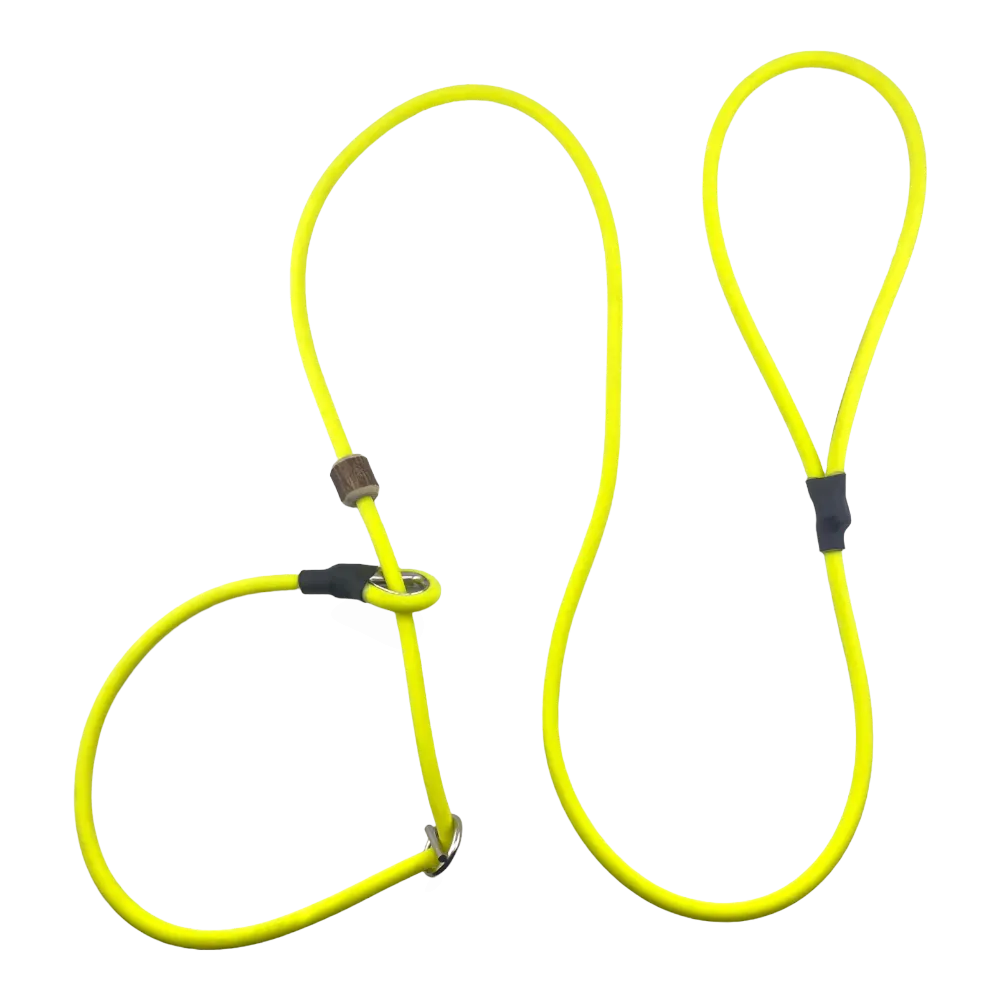 Leuchtend orange Biothane Moxonleine, ideal für Sichtbarkeit und Outdoor-Aktivitäten bei jedem Wetter.