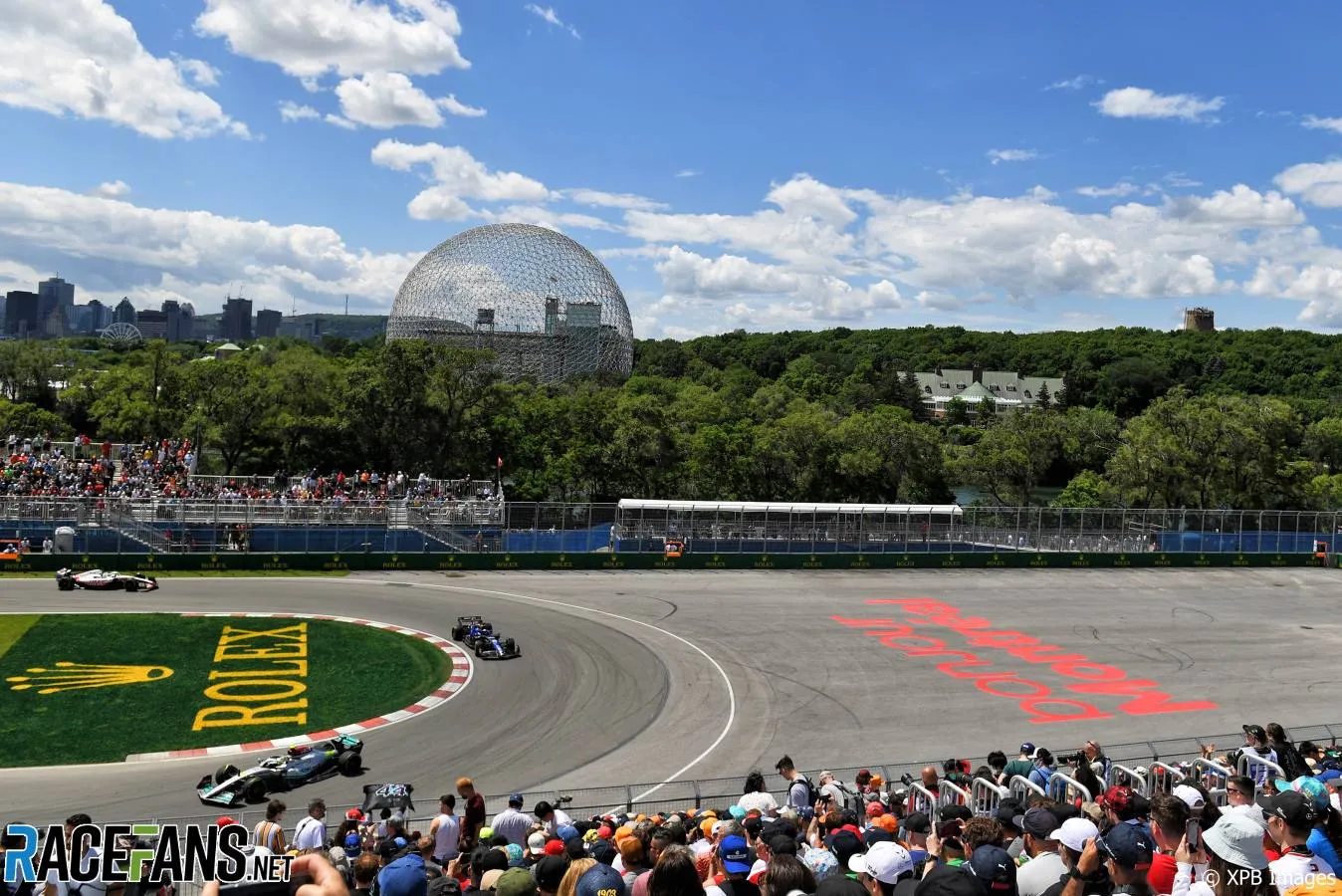Lewis Hamilton im Mercedes auf dem Circuit Gilles Villeneuve, 2022