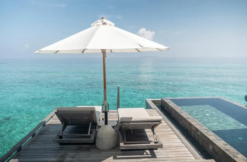 Liegen auf Holzsteg Malediven
