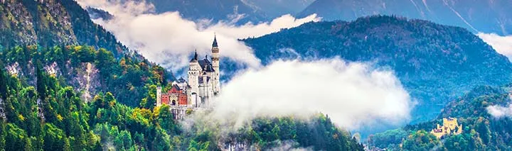 Malerische Berglandschaften und klare Seen im Süden Deutschlands