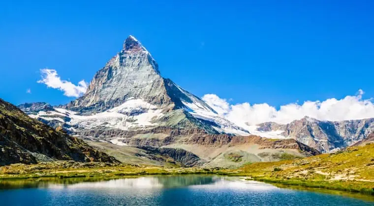 Matterhorn und Schweizer Alpenlandschaft