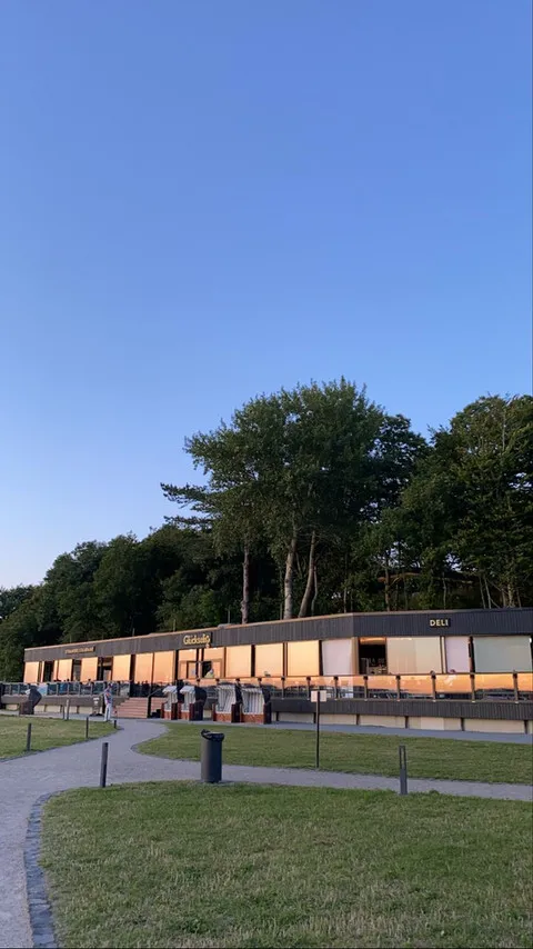 Modernes Bungalow-Strandhaus mit Meerblick in Glücksburg