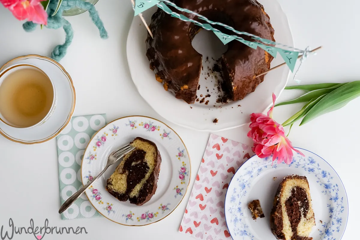 Nahaufnahme der Textur des Marmorkuchens.