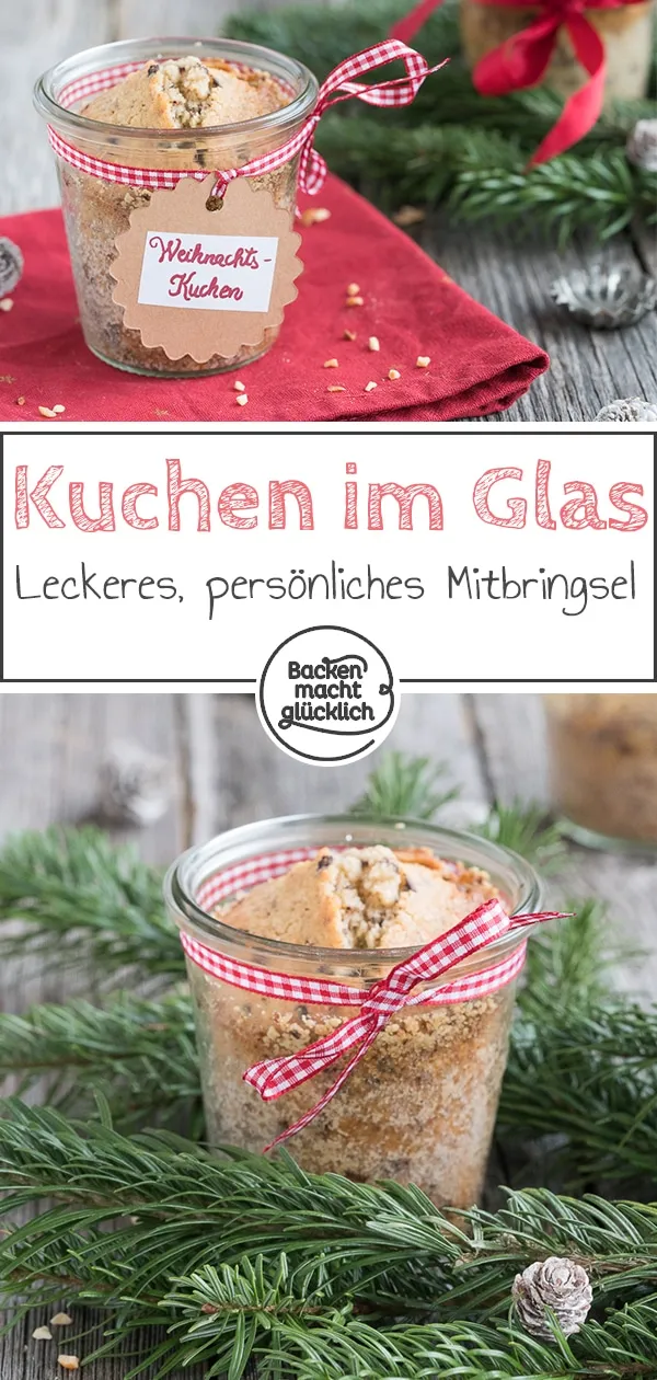 Nahaufnahme eines köstlichen Schokoladen-Weihnachtskuchens im Glas mit Zimt und Nüssen
