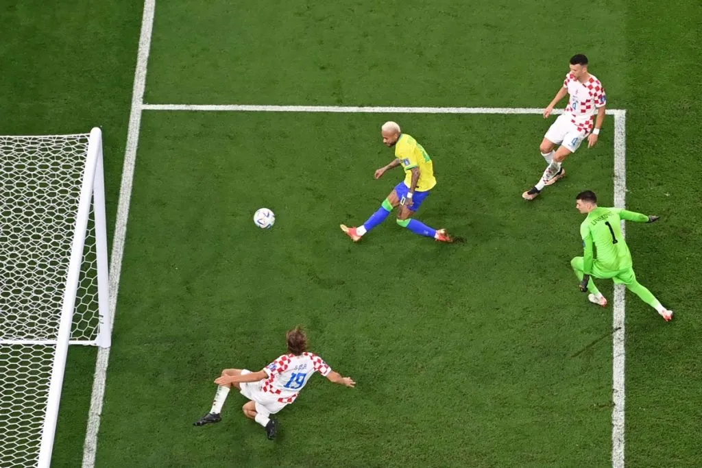 Neymar jubelt nach seinem Führungstor für Brasilien gegen Kroatien.