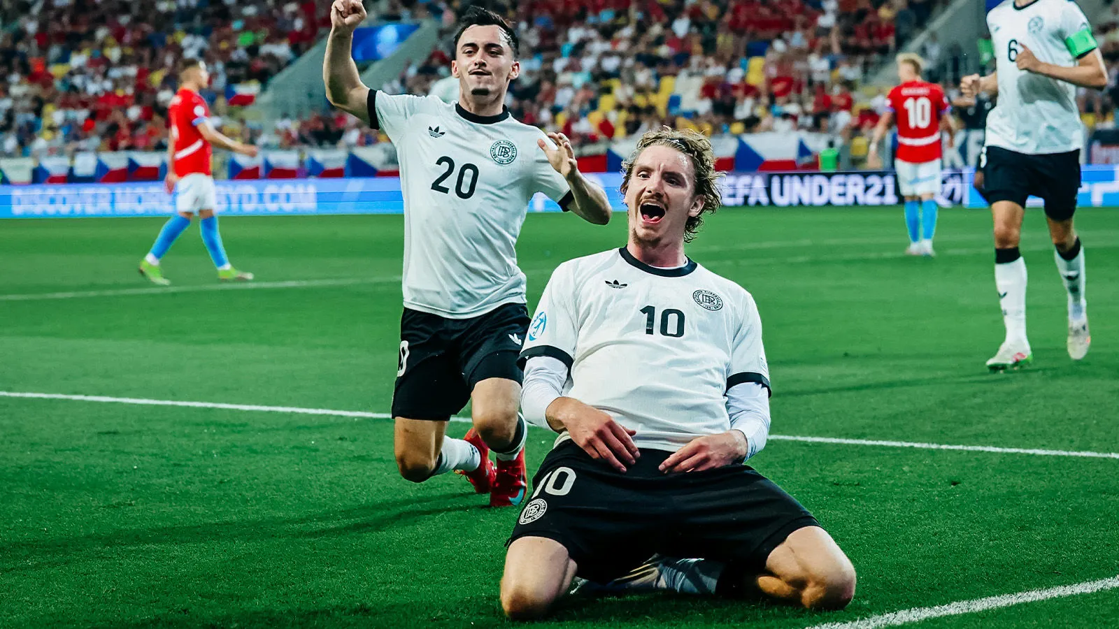 Nick Woltemade bejubelt seinen Treffer und weitere Vorlagen im Spiel gegen Tschechien