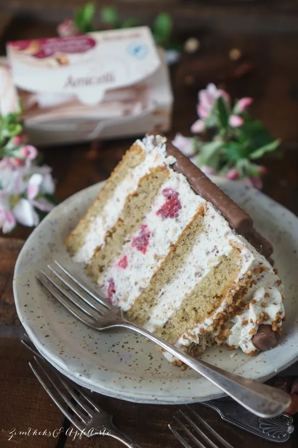 Nuss-Sahne-Torte: ein leichtes und doch reichhaltiges Rezept, perfekt für jeden Anlass