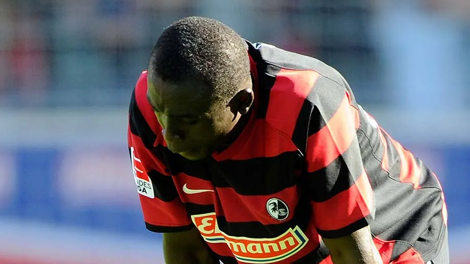 Papiss Cissé im Trikot des SC Freiburg bei einem Spiel