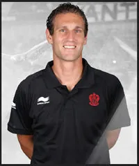 Portrait von Dr. Alexandre Dellal, einem renommierten Spezialisten für physische Vorbereitung im Fußball