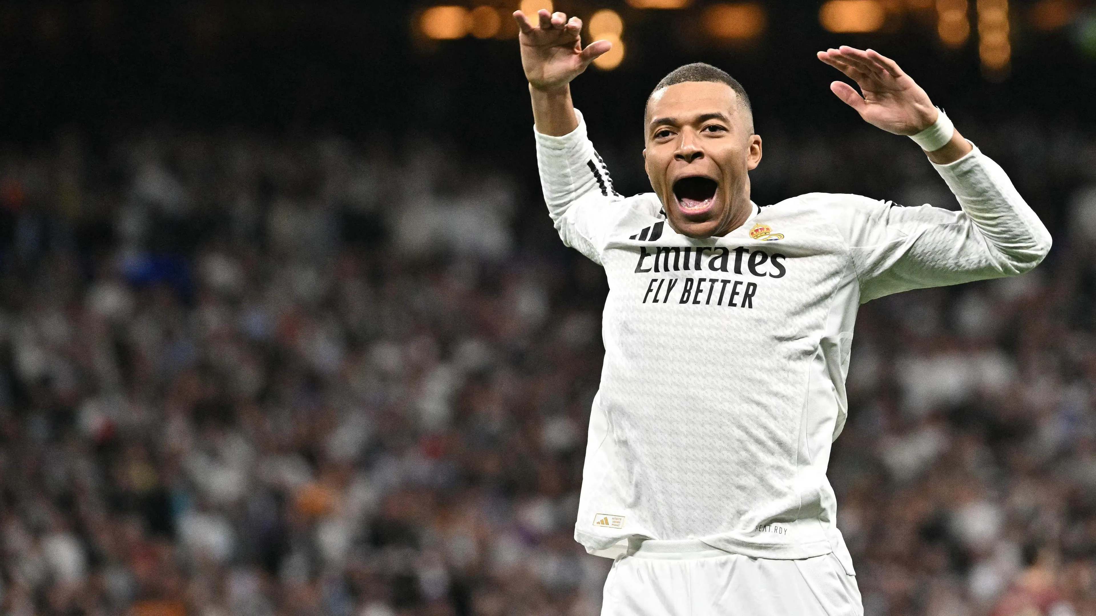 Real Madrids Kylian Mbappe jubelt nach seinem zweiten Tor gegen Manchester City.