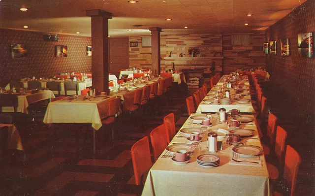 Reichhaltiges Buffet mit herzhaften deutschen Köstlichkeiten