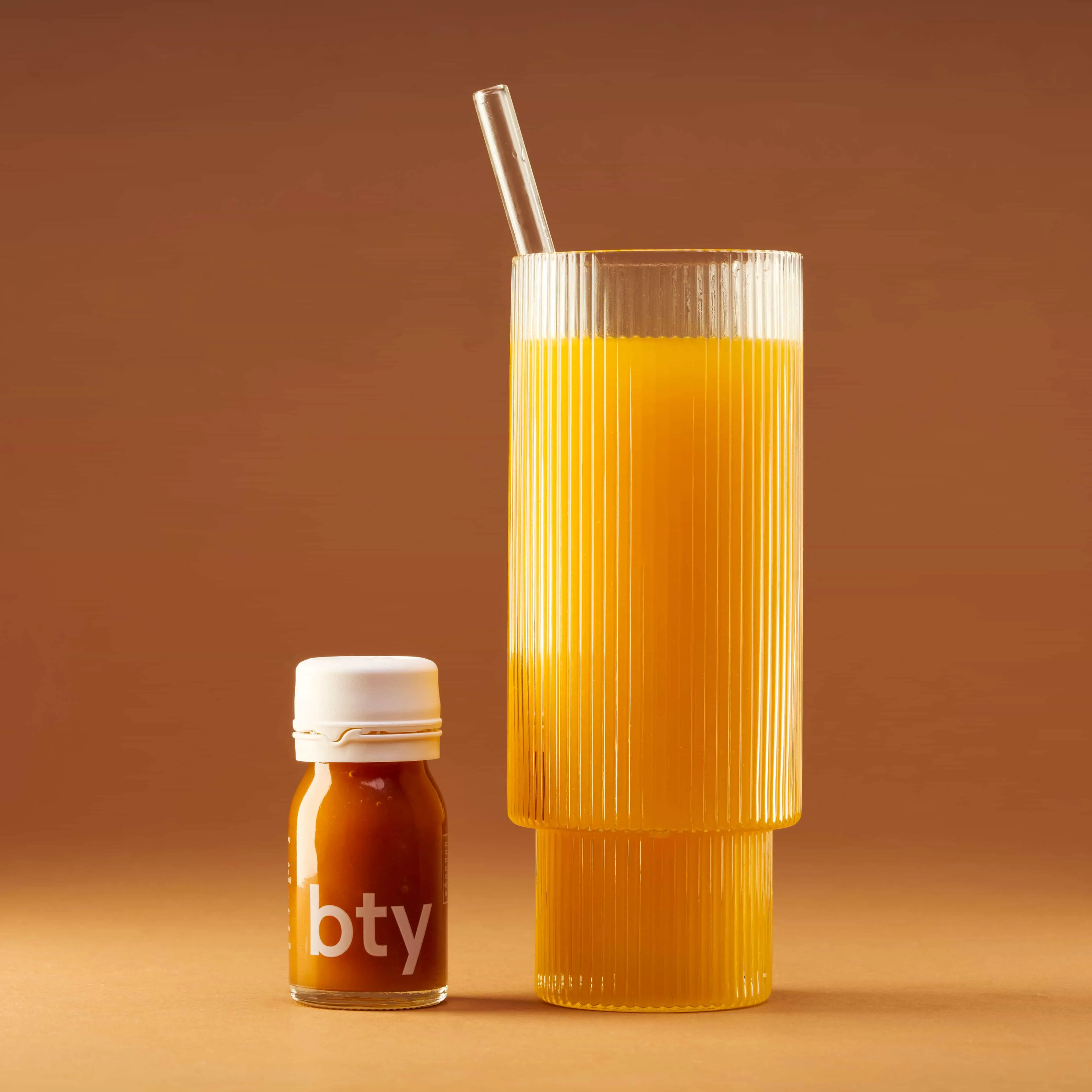 RINGANA BTY Beauty-Drink mit veganem Kollagen, pflanzlicher Hyaluronsäure und Sanddorn.