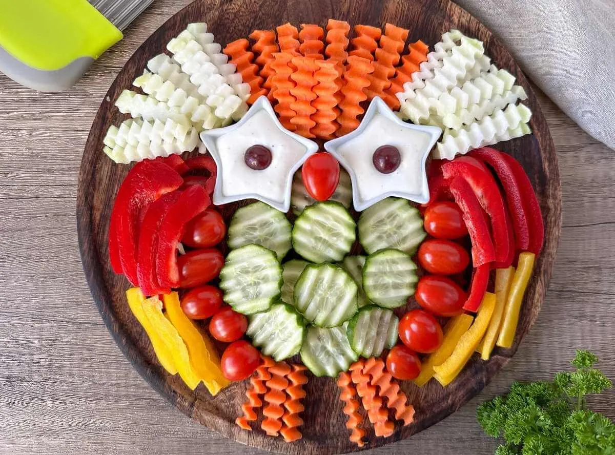 Rohkost-Eule mit Dip