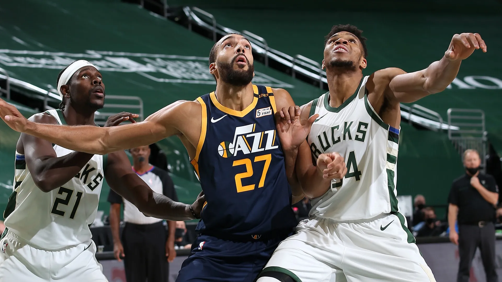 Rudy Gobert und Giannis Antetokounmpo in Aktion.