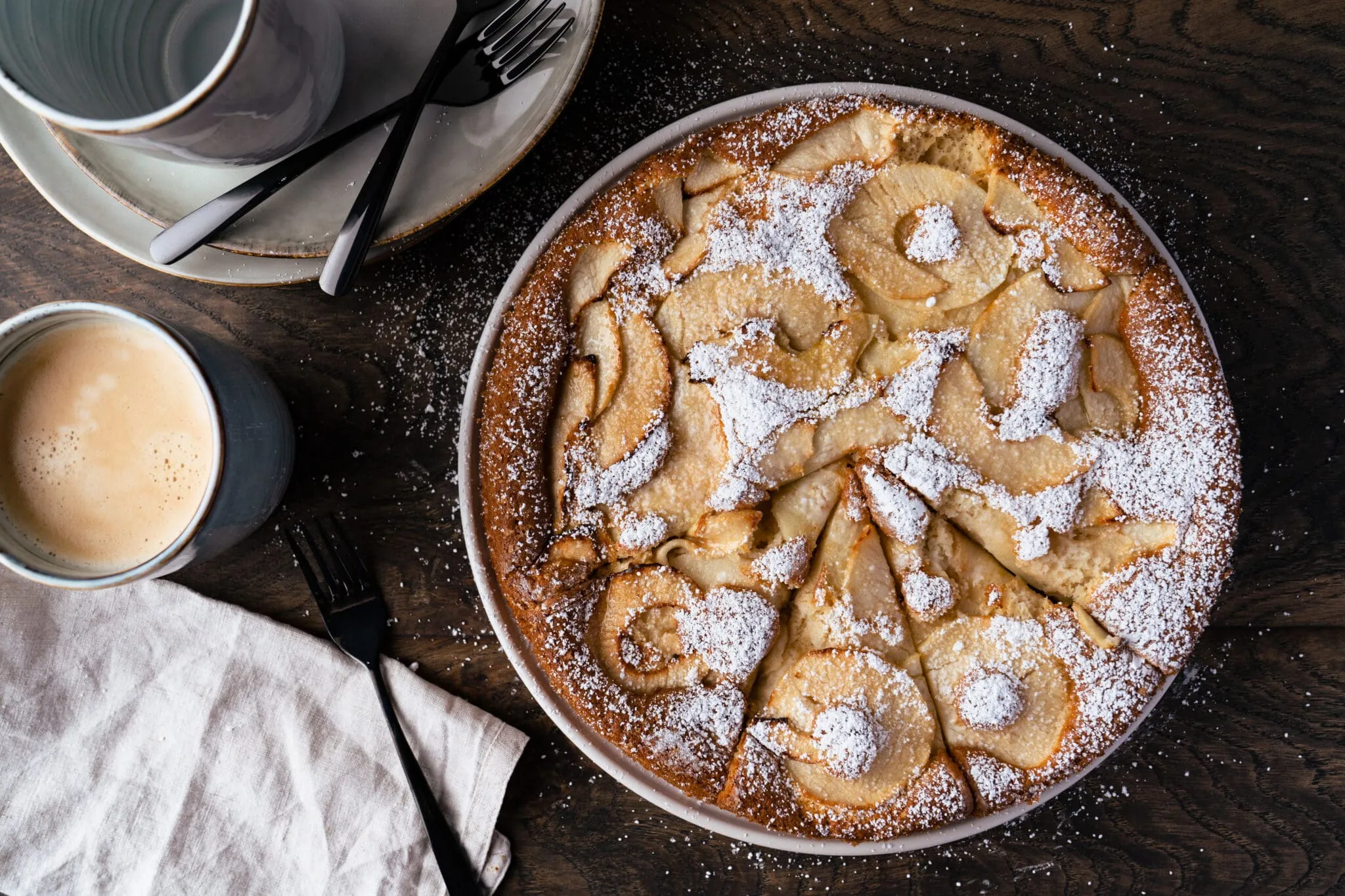 Saftiger Apfelkuchen mit wenig Zucker und Fett. Einfaches Rezept für die ganze Familie.