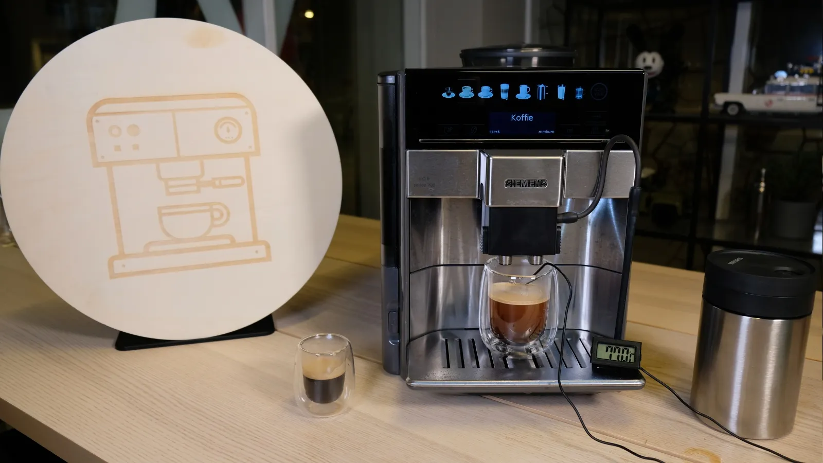 Siemens EQ.6 Plus S700 Temperatur-Test mit heißem Kaffee