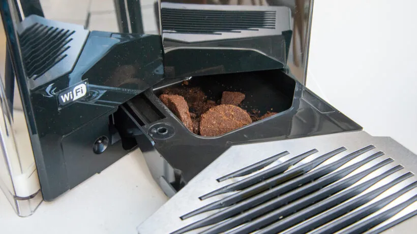 Siemens EQ.9 Plus Connect used coffee grounds