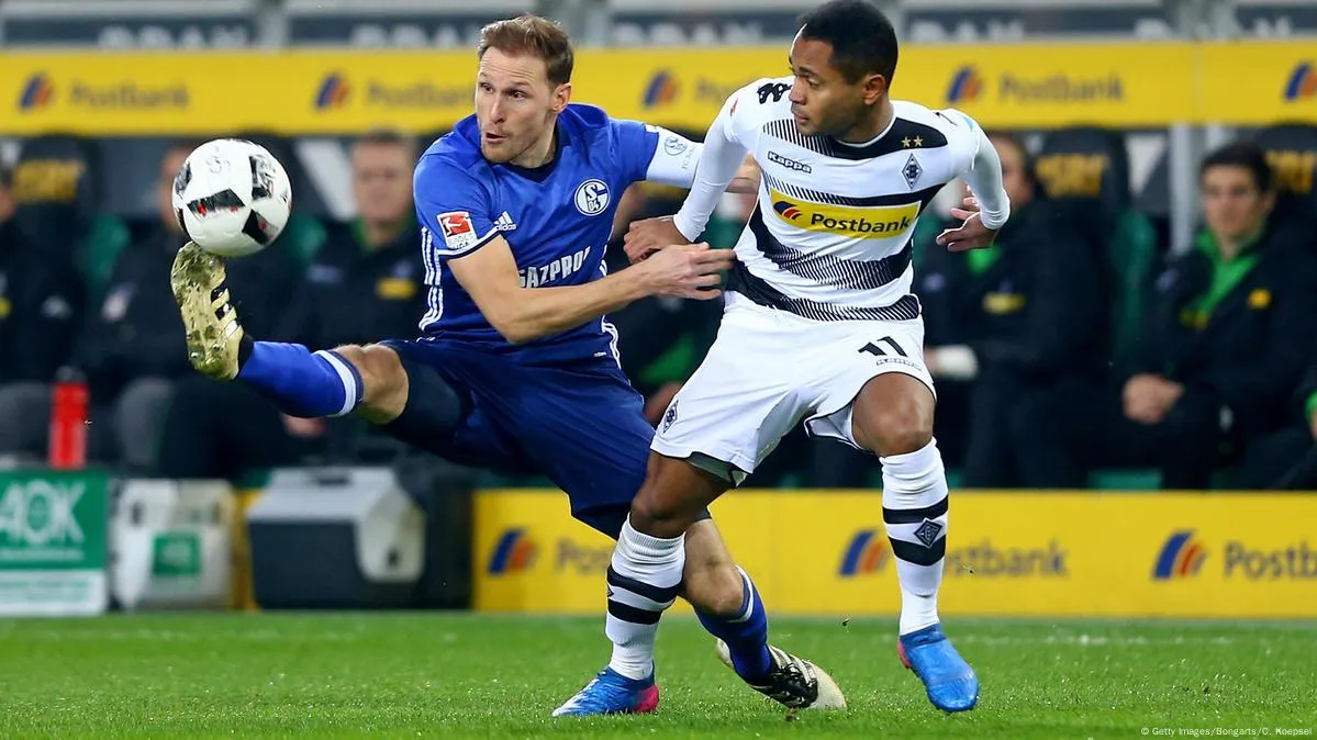 Spielszene aus dem Bundesligaduell zwischen Borussia Mönchengladbach und Schalke 04