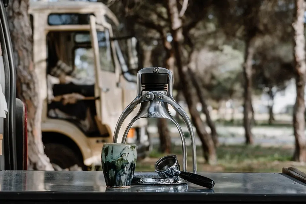 Stylische Espressomaschine für unterwegs