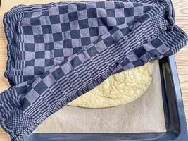 Teig abdecken zum Ruhen