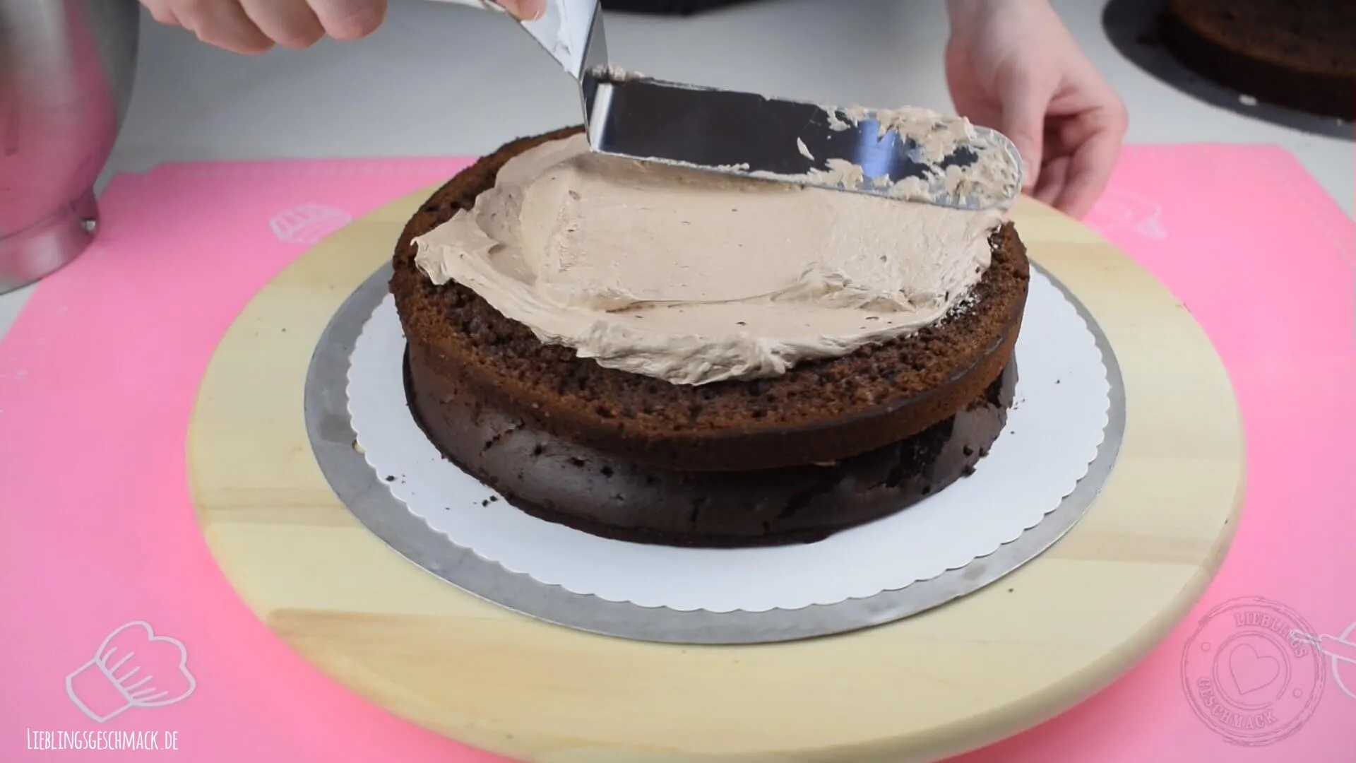 Teig für den Wunderkuchen mit Schokostreuseln.