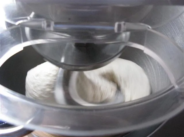 Teigkneten mit Küchenmaschine