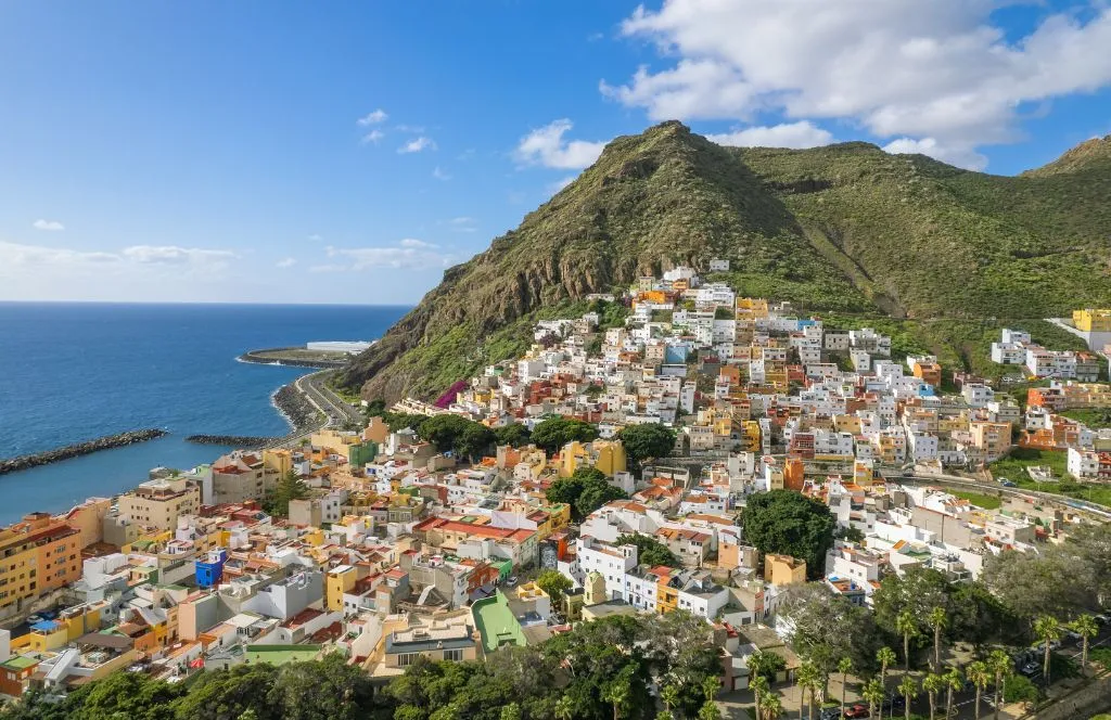 Teneriffa bietet ein angenehm warmes Klima und zahlreiche günstige Aktivitäten im Februar