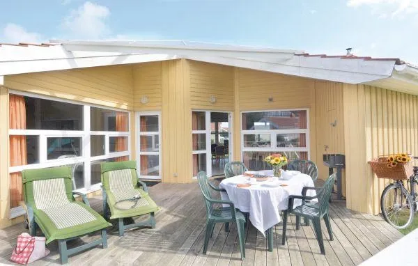 Terrasse mit Grillmöglichkeit am Ferienhaus in Friedrichskoog-Spitze
