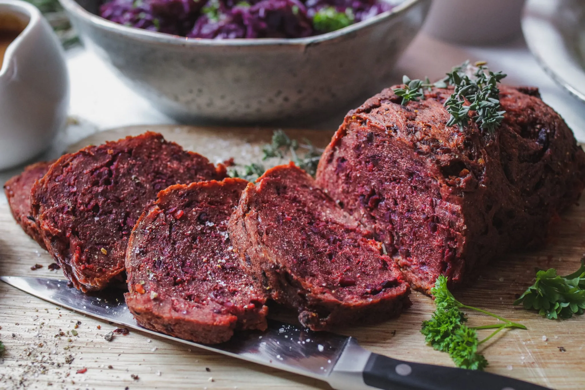 Vegane Bratenscheiben mit saftiger Textur