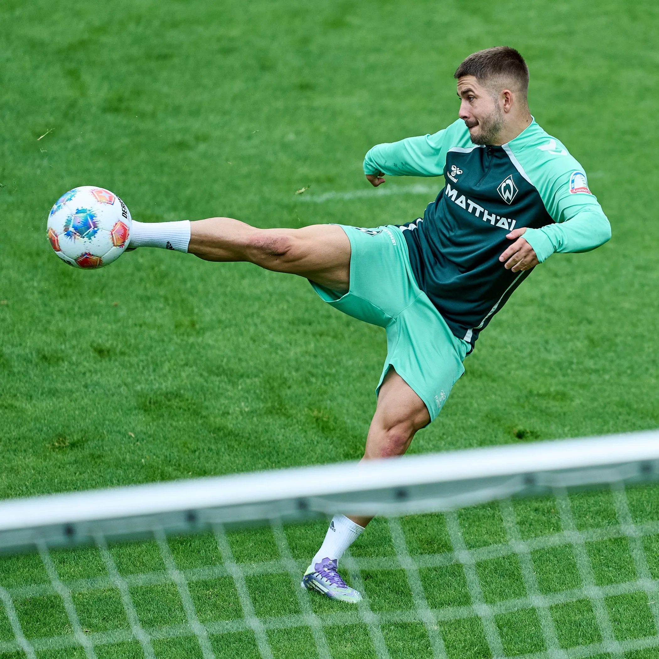 Werder-Profi Romano Schmid beim intensiven Training im Zillertal.