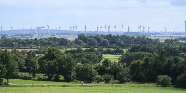 Windenergieanlagen an der Ostseeküste Schleswig-Holsteins