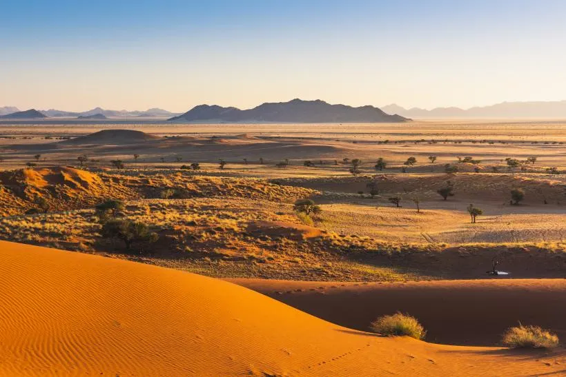 Wüste Namib-Naukluft-Nationalpark mit roten Dünen