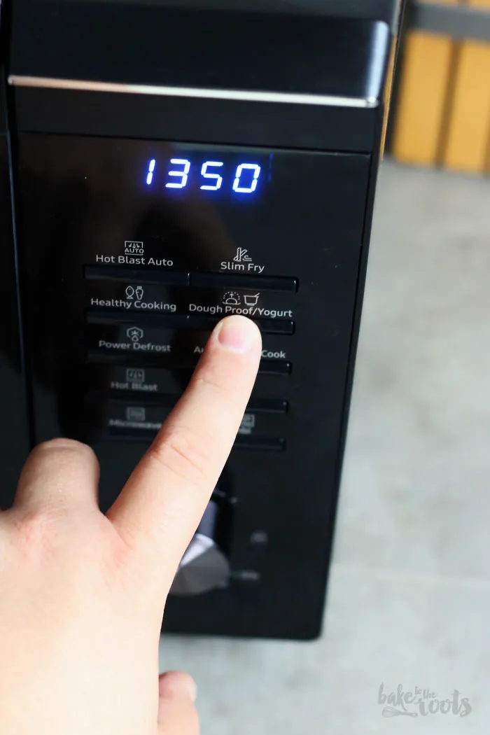 Zubereiteter Mohn- und Puddingfüllungen bereit zum Verarbeiten