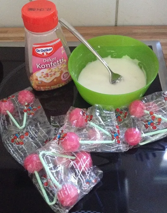 Dekoration für unsere Konfetti-Muffins