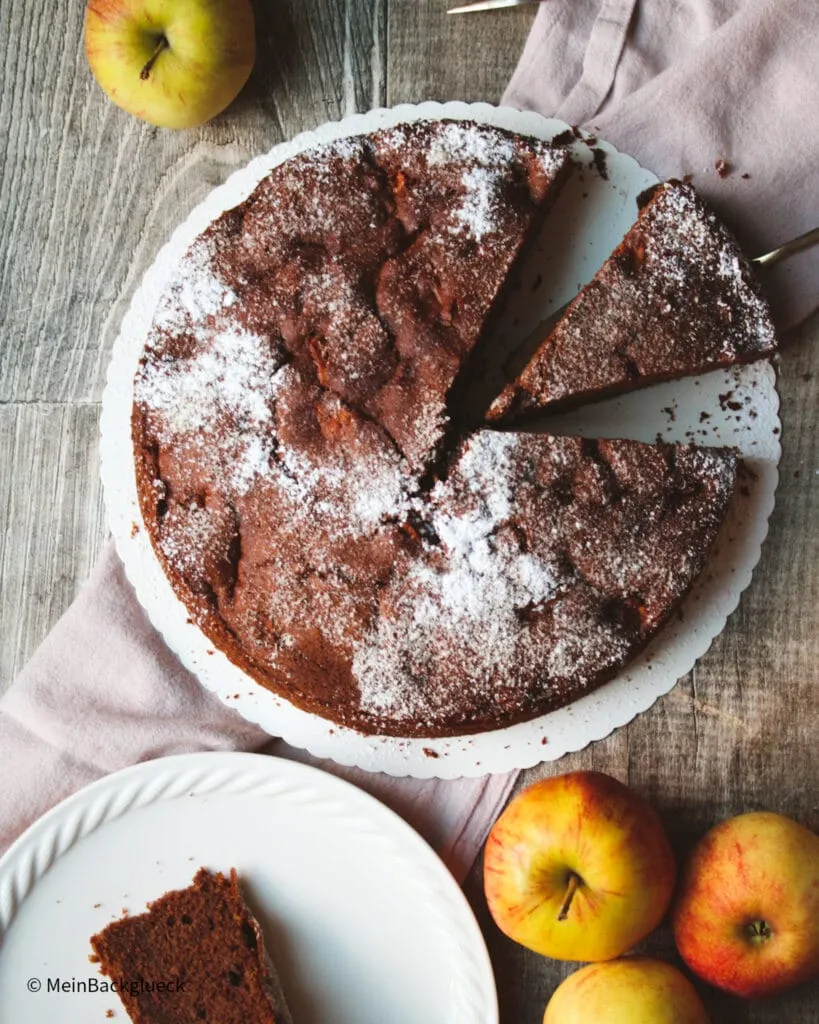 einfacher Apfelkuchen mit Schokolade Rezept