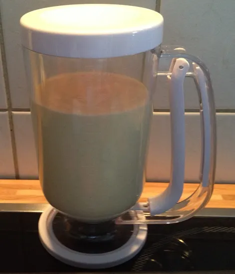 Einfaches Teigeinfüllen ohne Kleckern, dank Teigportionierer von Tchibo