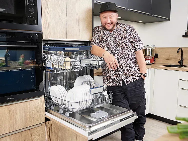 ergonomisch eingebauter Geschirrspüler von ORANIER