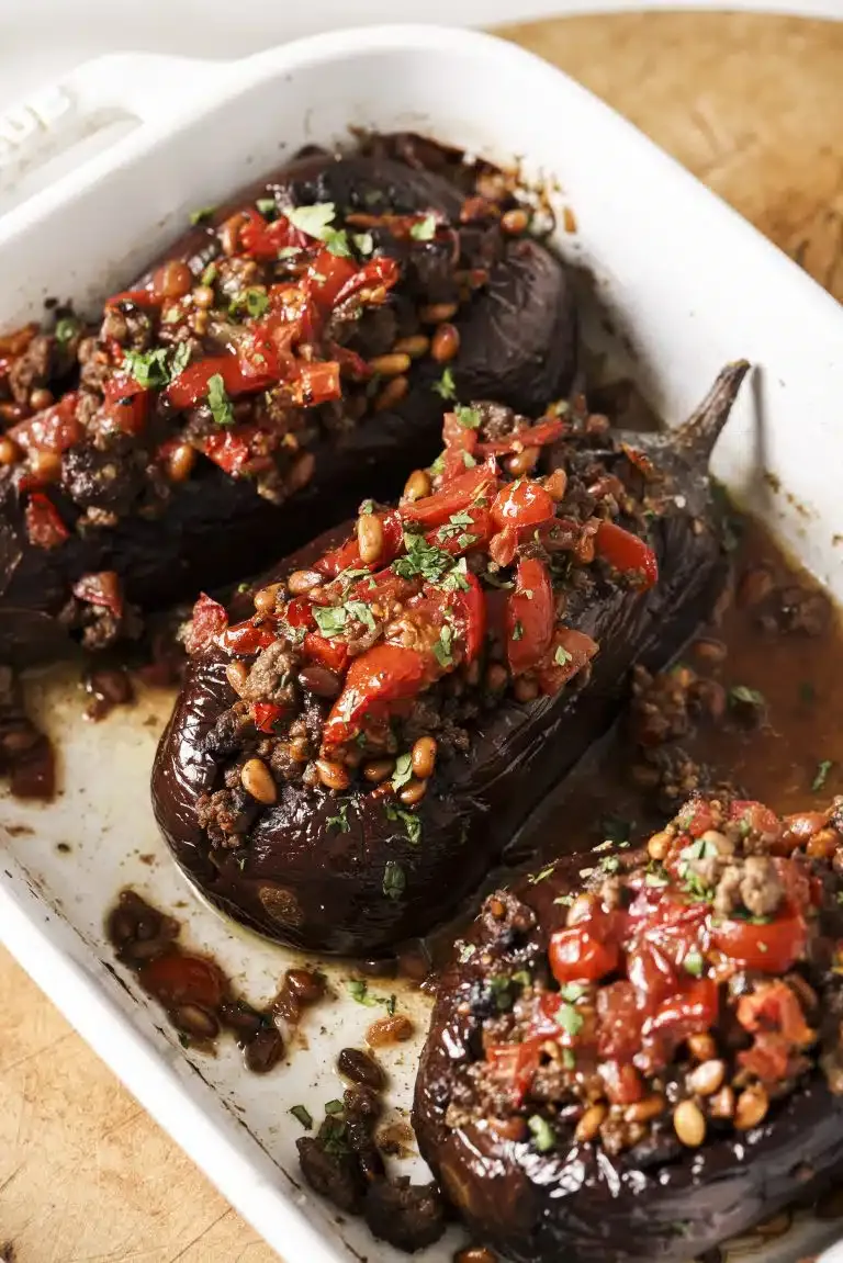 Gefüllte Aubergine mit Hackfleisch