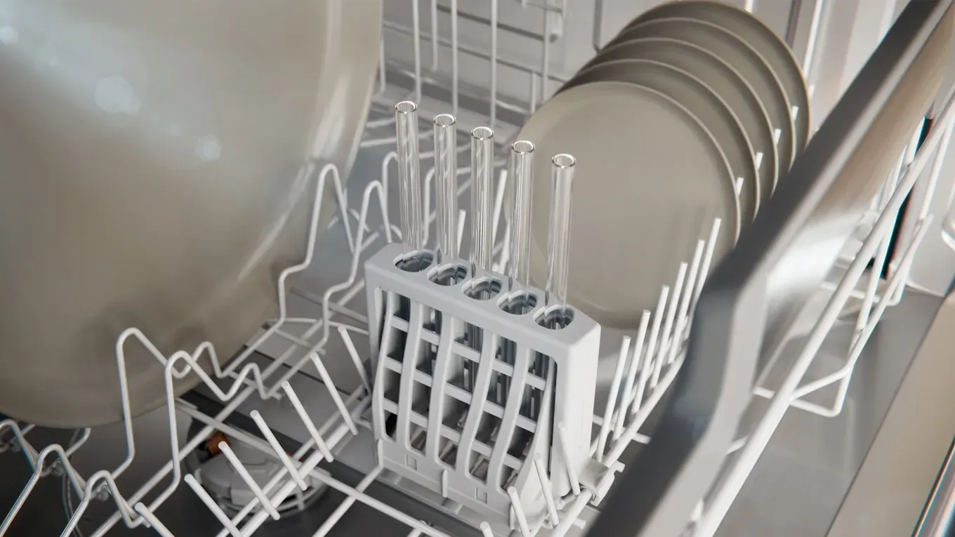 Innenraum eines Miele Geschirrspülers mit flexiblen Körben und einer 3D-MultiFlex-Schublade