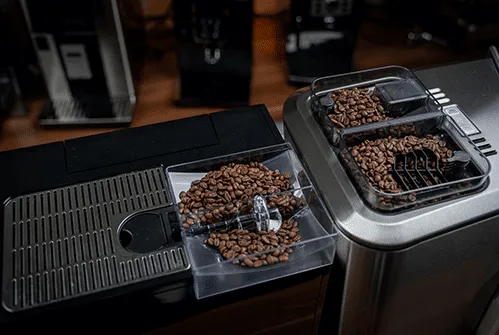 Kaffeevollautomat mit 2 Bohnenkammern